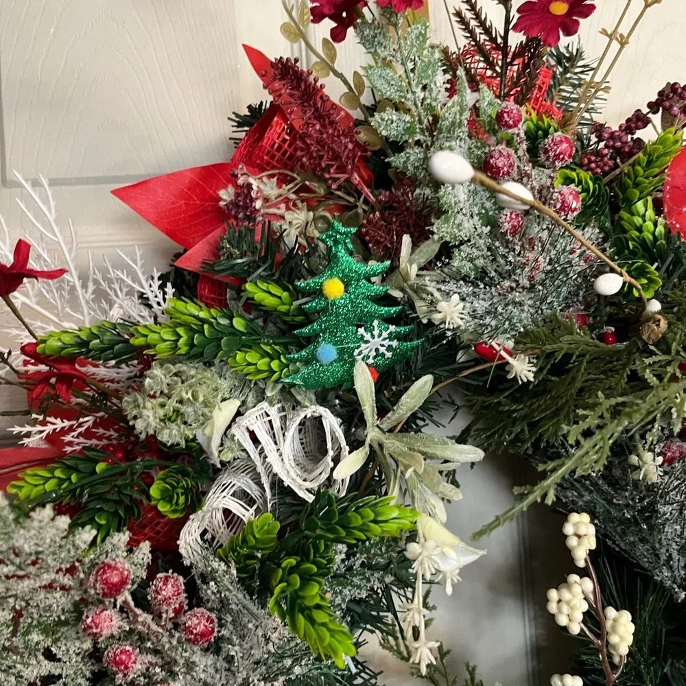 Vibrant Holiday Wreath with Red and Green Accents